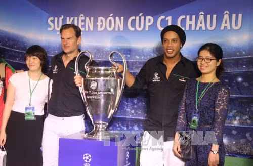 Hành trình cuồng nhiệt đón Cúp UEFA Champions League ảnh 1