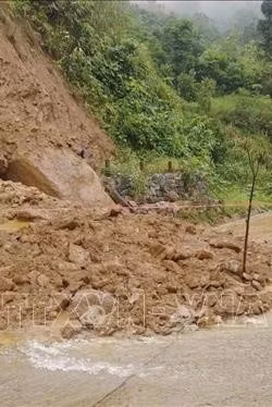 Lào Cai sơ tán gần 20 hộ dân do nguy cơ sạt lở đất