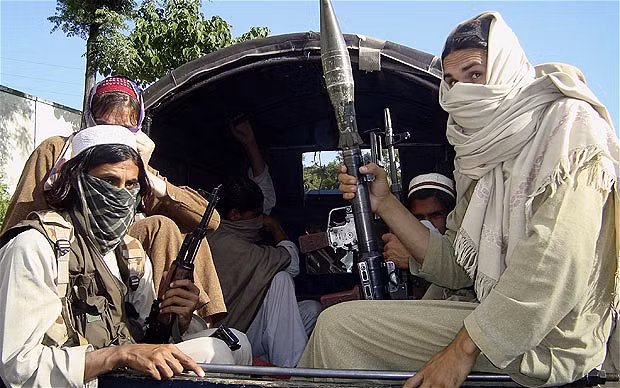 Pakistan cho phép tòa án binh xét xử phiến quân ảnh 1
