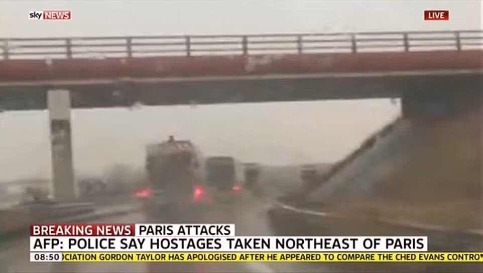 Anh em sát thủ Charlie Hebdo cố thủ cùng con tin ảnh 4