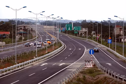 Giao thông được mùa... vốn ảnh 1