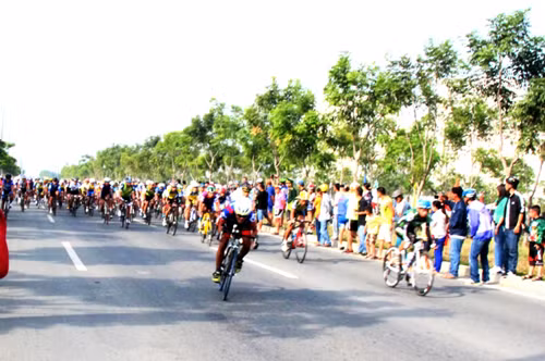 Giải đua xe đạp TP Hồ Chí Minh chào năm mới 2015 ảnh 1