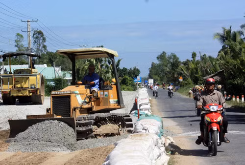 Những giải pháp chủ yếu phát triển KT-XH năm 2015 ảnh 2