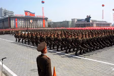 Triều Tiên duyệt binh kỷ niệm ngày sinh Lãnh tụ Kim Nhật Thành ảnh 1