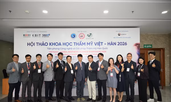 Hội thảo thu hút nhiều bác sĩ và đại biểu chuyên ngành thẩm mỹ đến tham dự.
