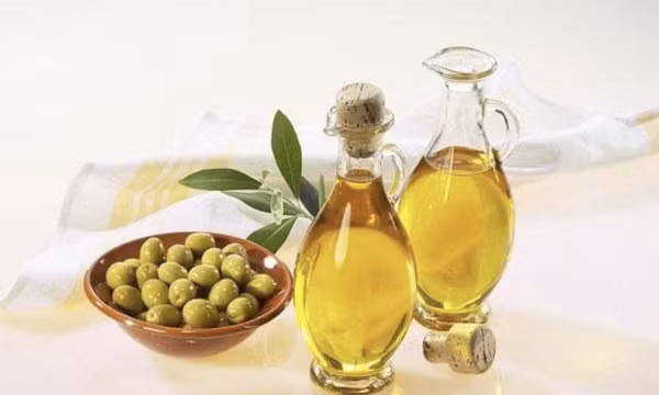 Các siêu thị ở Tây Ban Nha chăng xích sắt bảo vệ dầu ô liu 