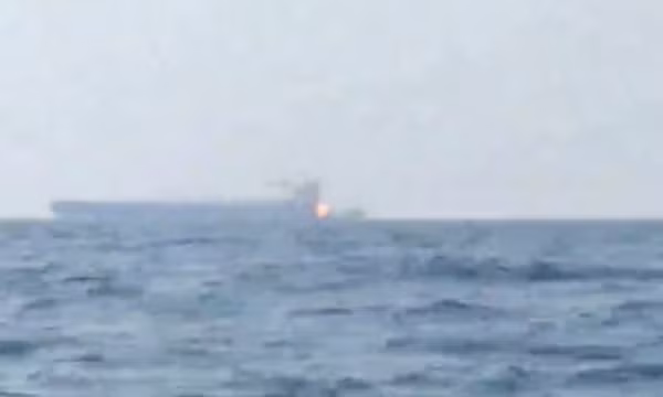 Mỹ tuyên bố 97% tàu vượt eo biển Hormuz an toàn giữa lúc Iran liên tiếp tấn công tàu chở dầu