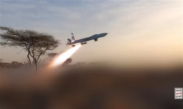 Houthi phát cảnh báo sau khi tấn công căn cứ quân sự của Saudi Arabia