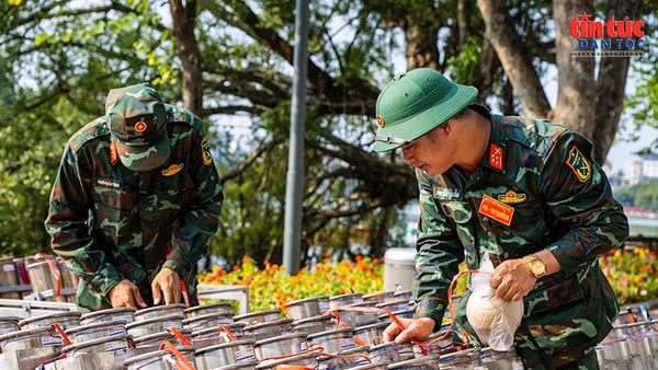 Ba trận địa pháo hoa sẵn sàng mừng 72 năm Ngày Giải phóng Thủ đô