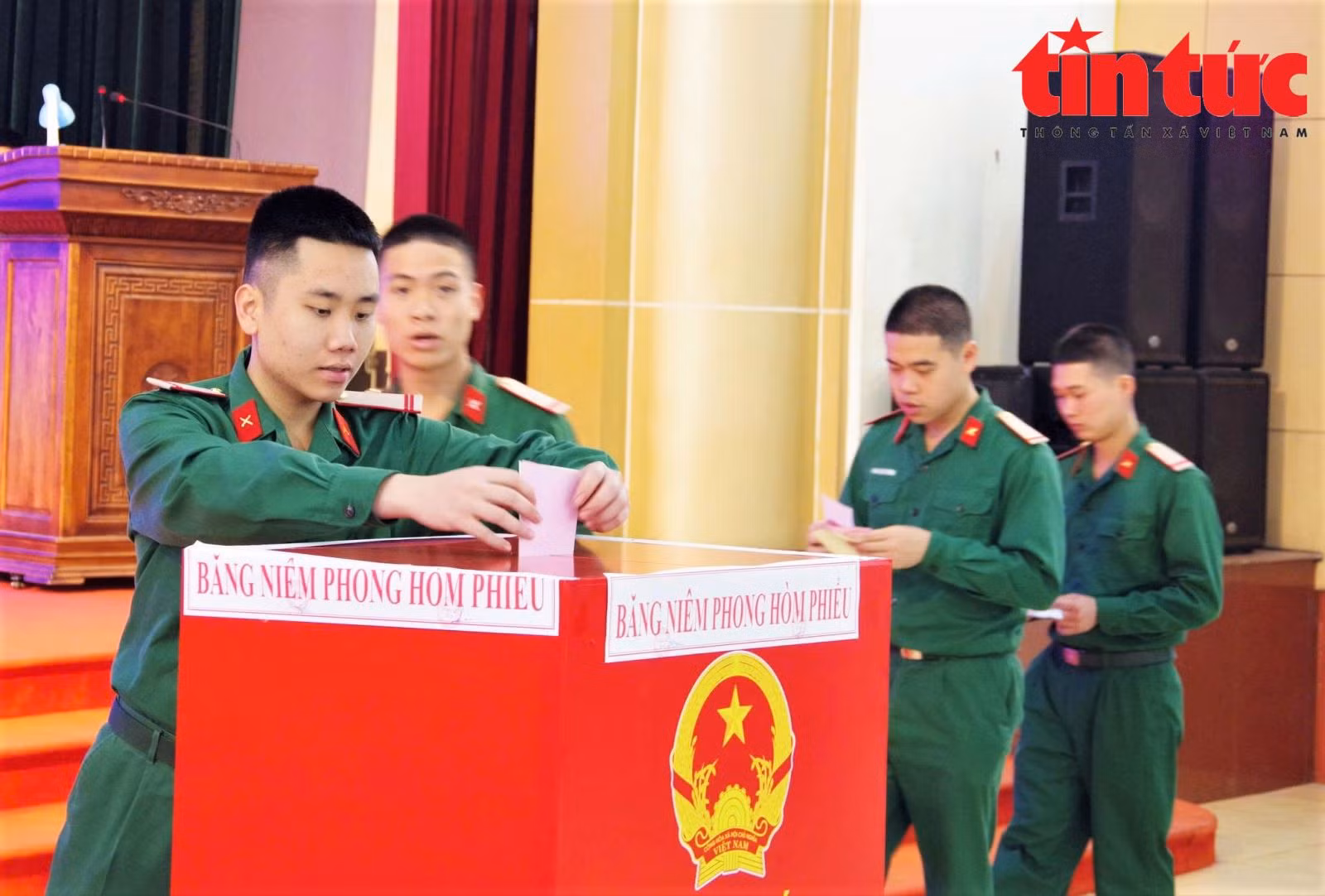 Chú thích ảnh