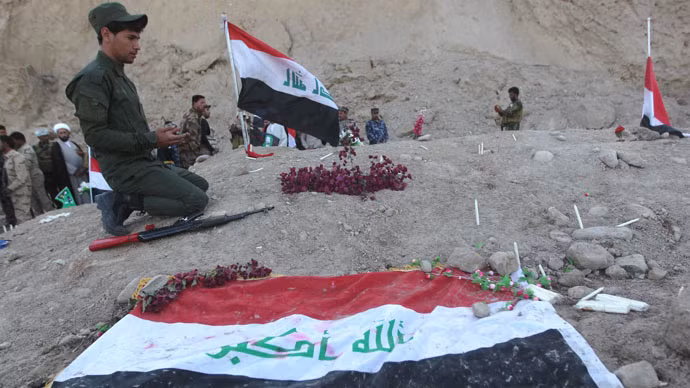 Phát hiện mộ chôn 1.700 lính Iraq bị IS giết hại ảnh 1