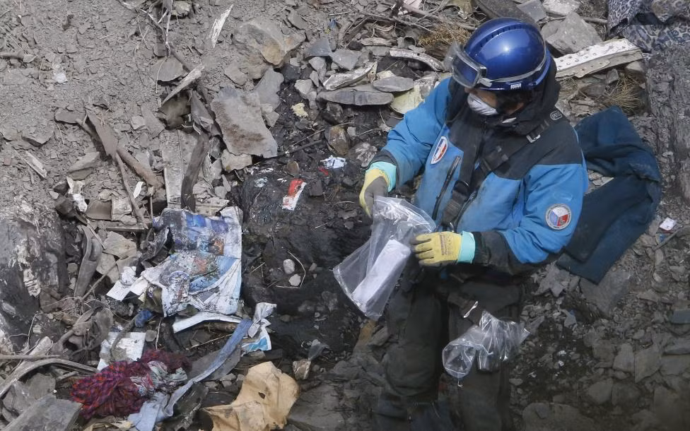 Tan hoang hiện trường máy bay Germanwings đâm vào núi ảnh 6