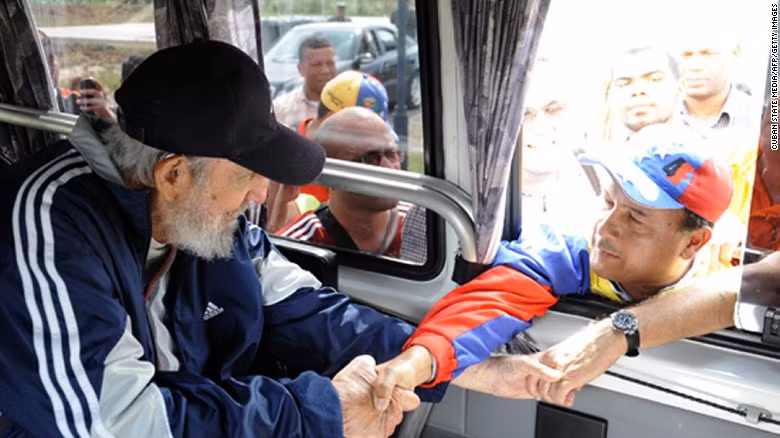 Lãnh tụ Fidel Castro xuất hiện trước công chúng lần đầu tiên sau 14 tháng ảnh 1