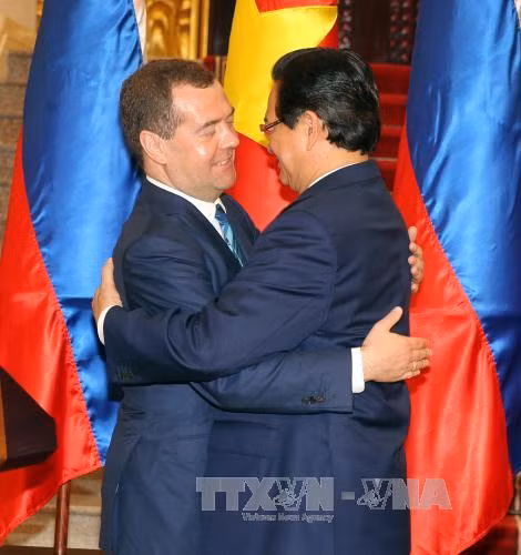 Thủ tướng Nguyễn Tấn Dũng hội đàm với Thủ tướng Medvedev ảnh 2