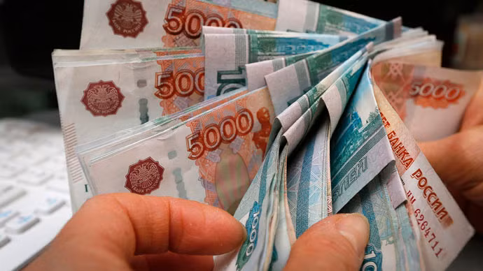 Đồng ruble Nga lên giá cao nhất năm ảnh 1