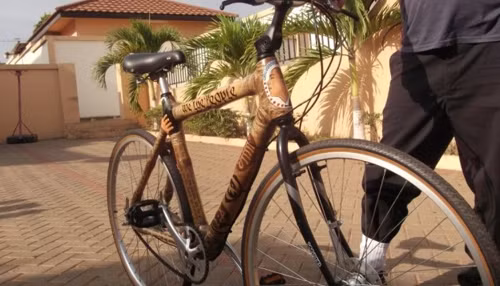 Xe đạp tre ‘mở con đường mới’ cho phụ nữ Ghana ảnh 1