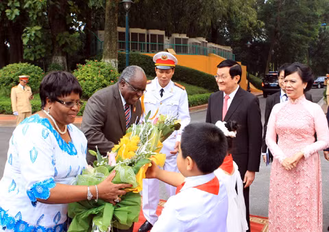 Chủ tịch nước chủ trì lễ đón Tổng thống Namibia ảnh 1