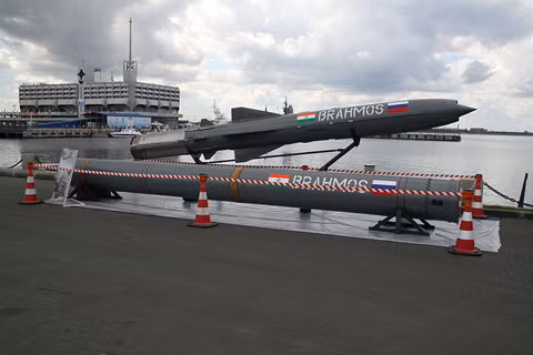 Ấn Độ thử thành công tên lửa BrahMos ảnh 1