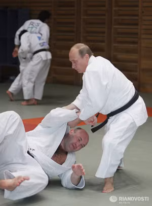 Khi ông Putin hết mình trên sàn võ ảnh 3
