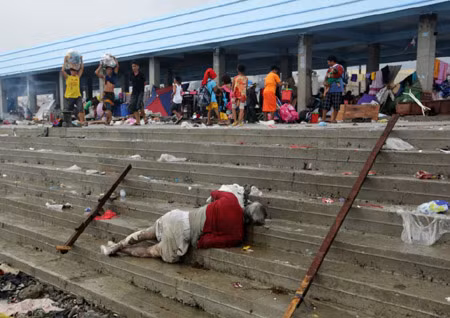 Riêng Tacloban đã có 10.000 người chết do bão ảnh 1