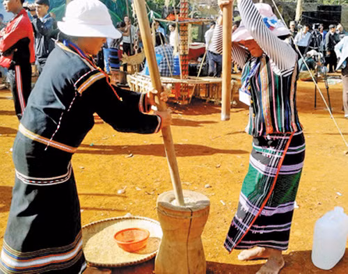 Đồng bào Bh’noong luôn hướng về Bác Hồ ảnh 1