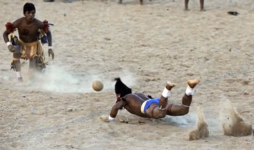 Bộ tộc bản địa Brazil tranh tài cung kiếm ảnh 9