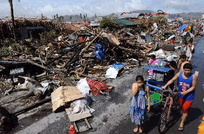 Tình hình cứu trợ người Việt Nam tại Philippines sau bão Haiyan ảnh 1