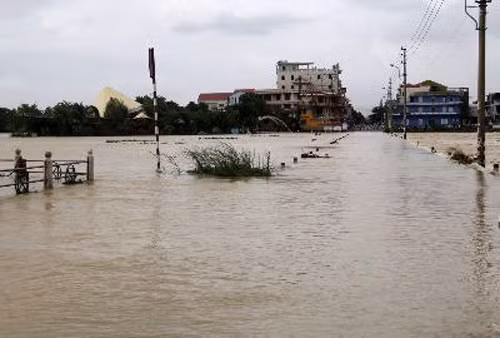 Lũ dâng ngập nặng Nam Trung Bộ ảnh 5