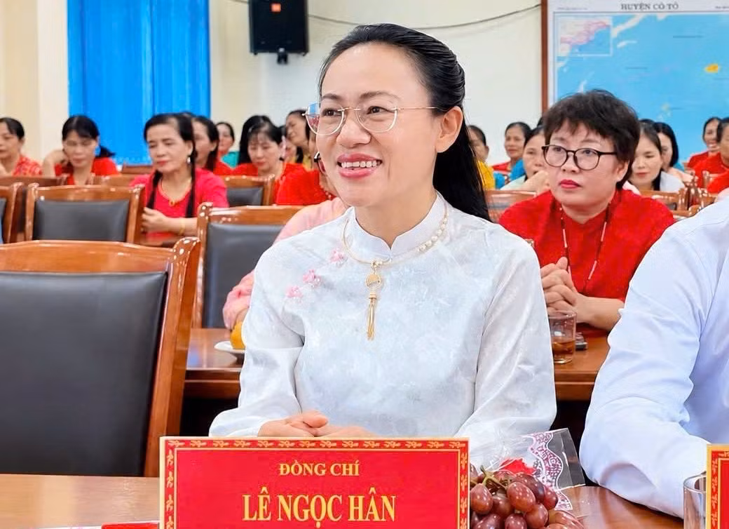 Chủ tịch HĐND đặc khu Cô Tô Lê Ngọc Hân đánh giá dự án "Tiếng Anh cho em" góp phần đẩy nhanh việc đưa tiếng Anh thành ngôn ngữ thứ hai cho học sinh trên đảo.