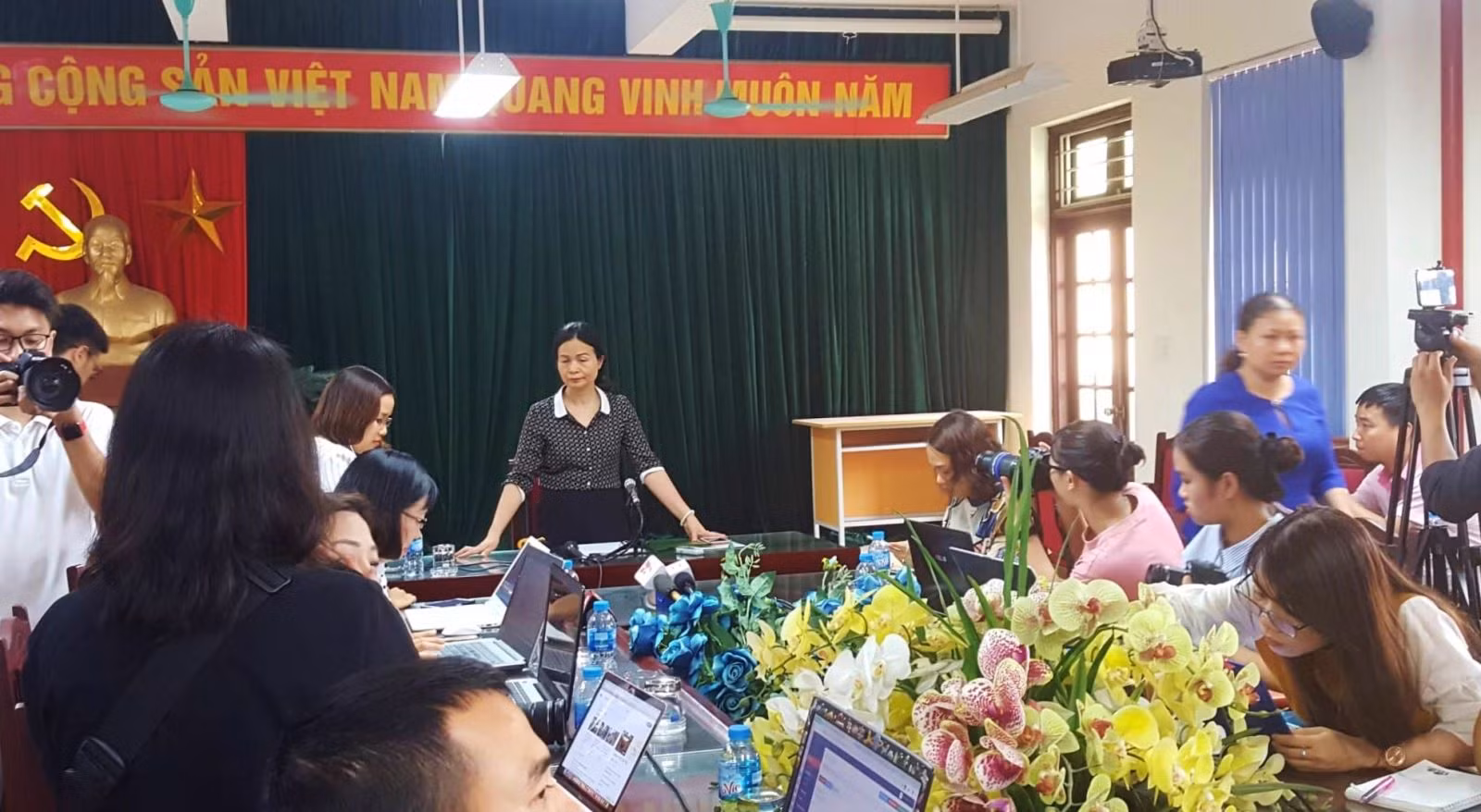 Chú thích ảnh