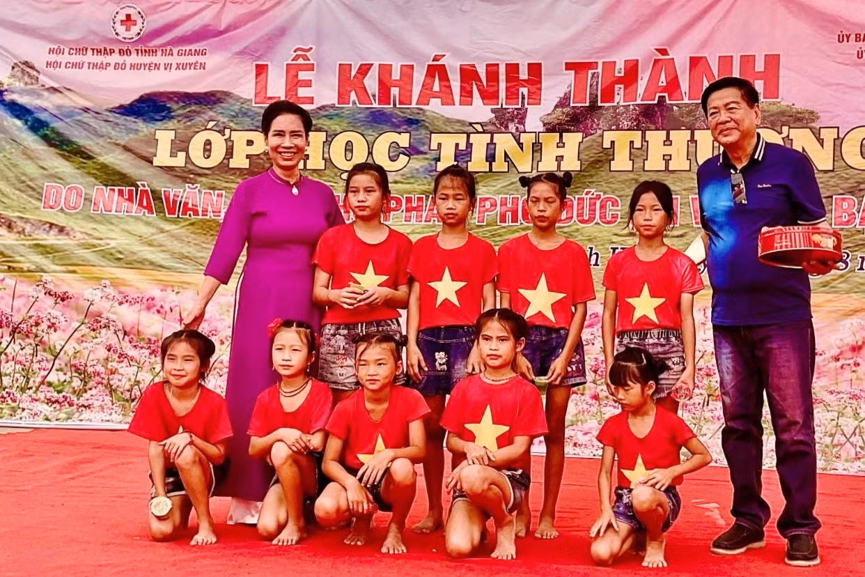 Mang niềm vui đến cho mọi người là tâm nguyện của nhà văn Phó Đức An.