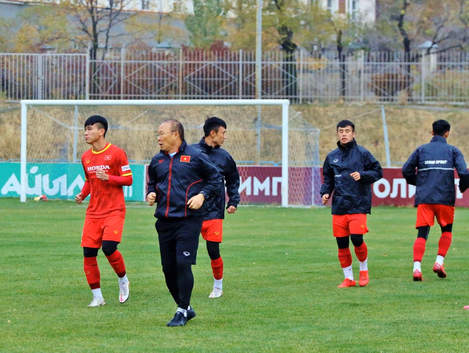 Đội tuyển U23 Việt Nam vượt thời tiết giá lạnh tại Kyrgyzstan ảnh 3