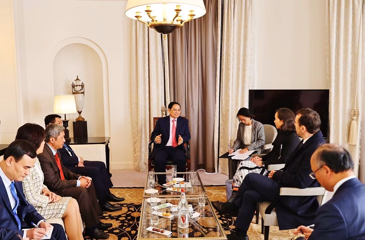 Nhân chuyến thăm chính thức Cộng hoà Pháp tháng 11/2021, Thủ tướng Phạm Minh Chính tiếp Giám đốc COVAX Aurelia Nguyen.