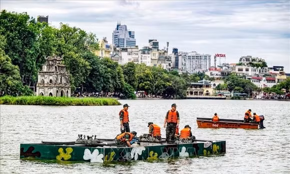 Hoàn thiện trận địa pháo hoa chào mừng Ngày Giải phóng Thủ đô
