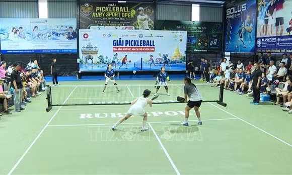 Kiều bào tại Viêng Chăn (Lào) hưởng ứng Ngày hội Đại đoàn kết toàn dân tộc