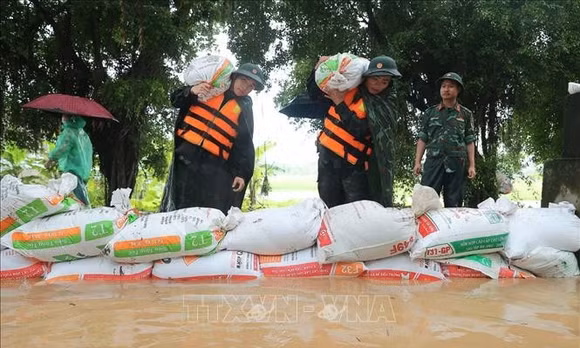 Hà Nội: Bác tin đồn vỡ đê tả Bùi