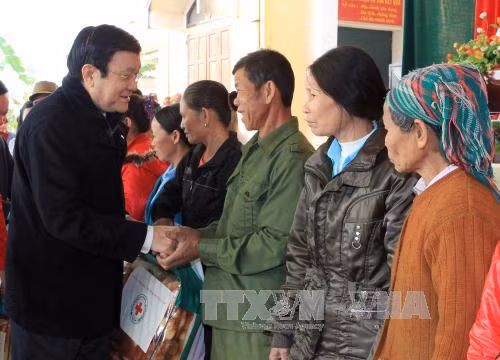 Chủ tịch nước thăm, làm việc tại tỉnh Hòa Bình ảnh 2