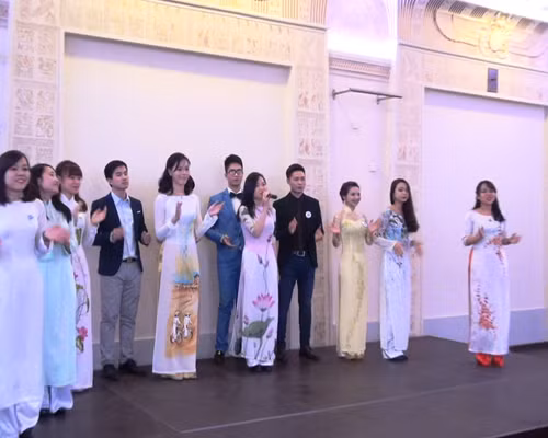 Học tiếng Nga qua những lời ca thú vị ảnh 1