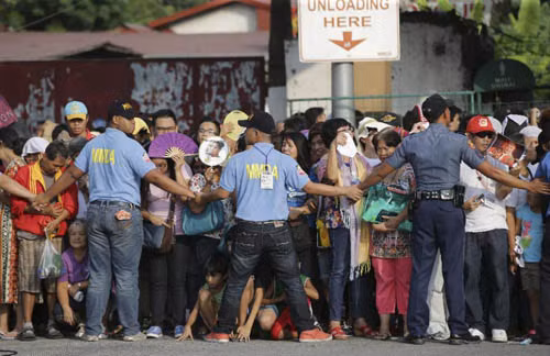Người dân Philippines chào đón Giáo hoàng ảnh 8