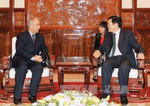 Trao Huân chương Hữu nghị cho Đại sứ Algeria ảnh 1