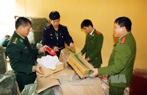 Gian nan chống buôn lậu vùng biên: Chú trọng phối hợp, kiểm tra ảnh 1