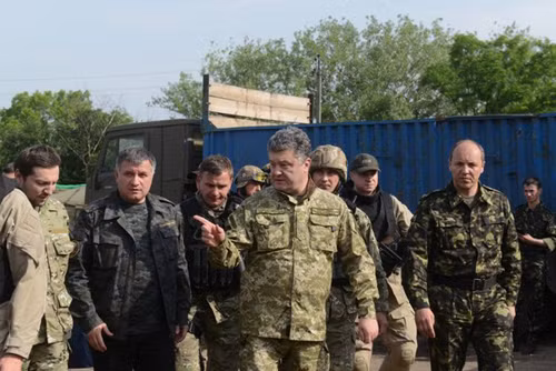 Kiev vội tăng quân vì ‘lép vế’ trước dân phòng miền Đông ảnh 1