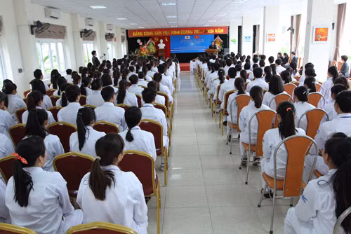 Hướng tới xuất khẩu lao động thu nhập cao ảnh 1