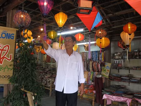 “Kỹ sư lồng đèn” phố Hội ảnh 1