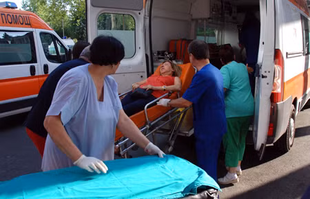Đánh bom xe buýt làm hàng chục du khách Israel thương vong ảnh 1
