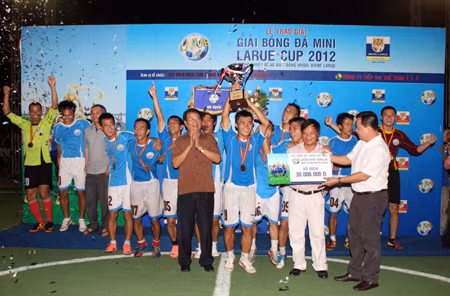 Kết thúc giải bóng đá Larue Cup 2012 ảnh 1