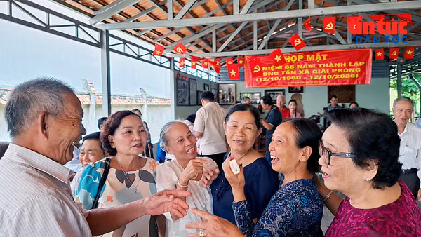 Họp mặt các thế hệ người làm báo Thông tấn xã Giải phóng