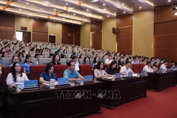 Đối thoại chính sách hỗ trợ phụ nữ phát triển kinh tế