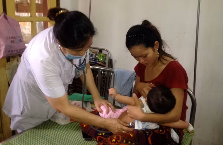Đề phòng biến chứng nặng sởi giai đoạn cuối mùa ảnh 1