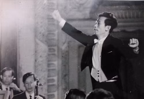 Đêm giao hưởng đầu tiên giữa miền Nam giải phóng ảnh 2